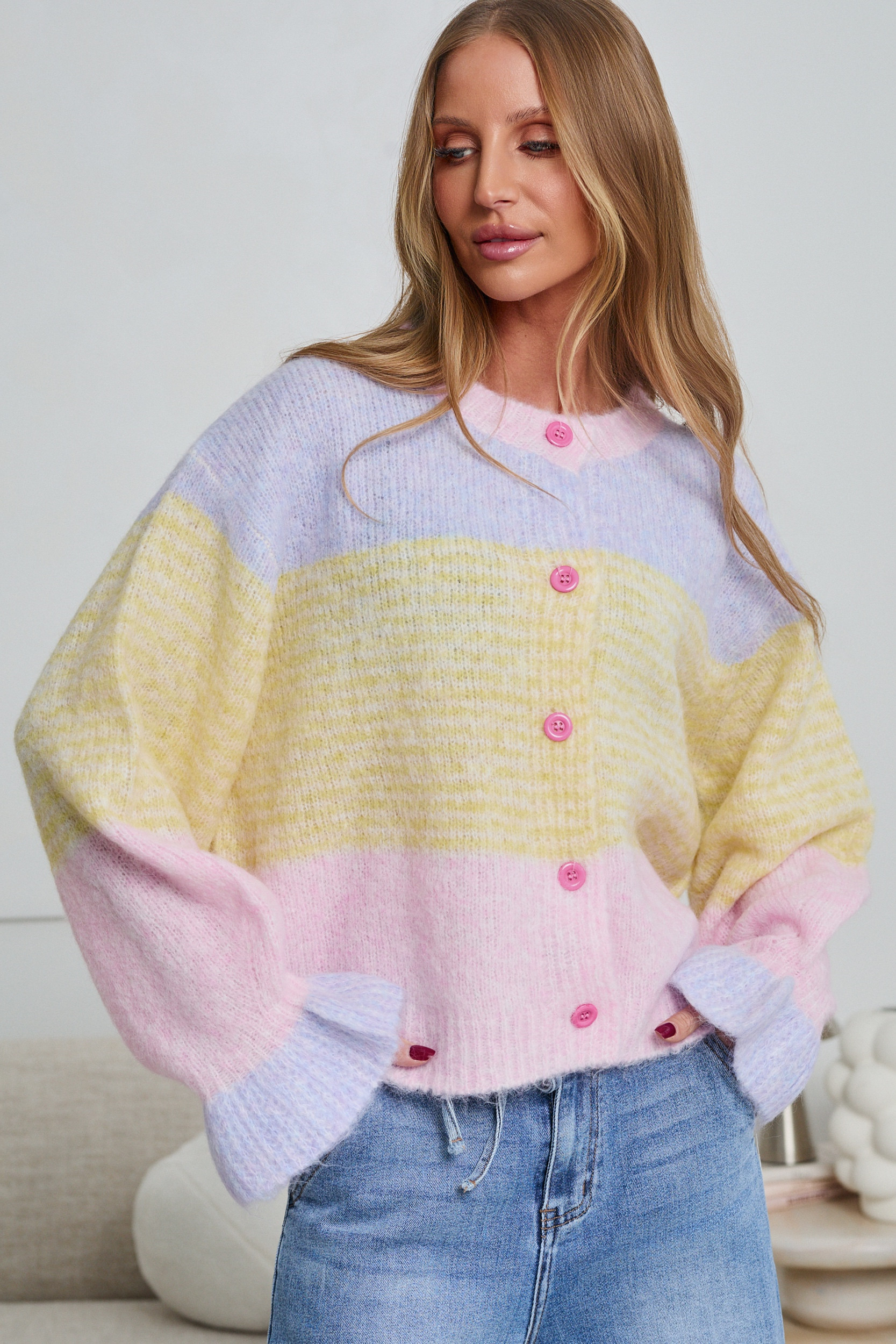 Oversizowy kardigan w pastelowe pasy