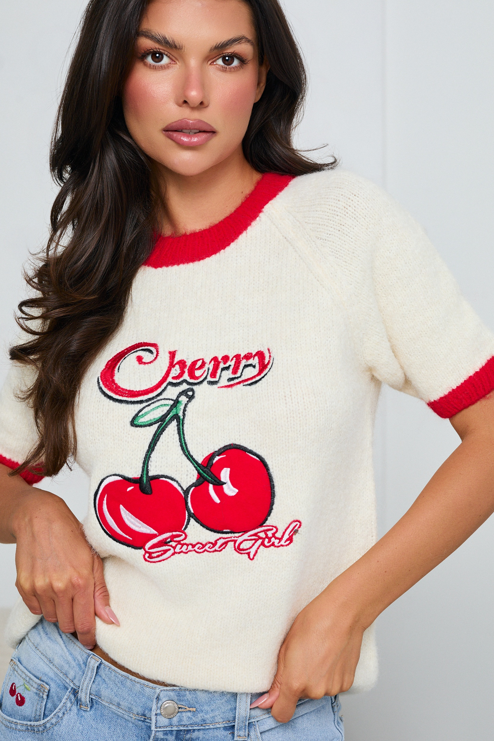 CASUALOWY SWETER Z HAFTEM W WISIENKI