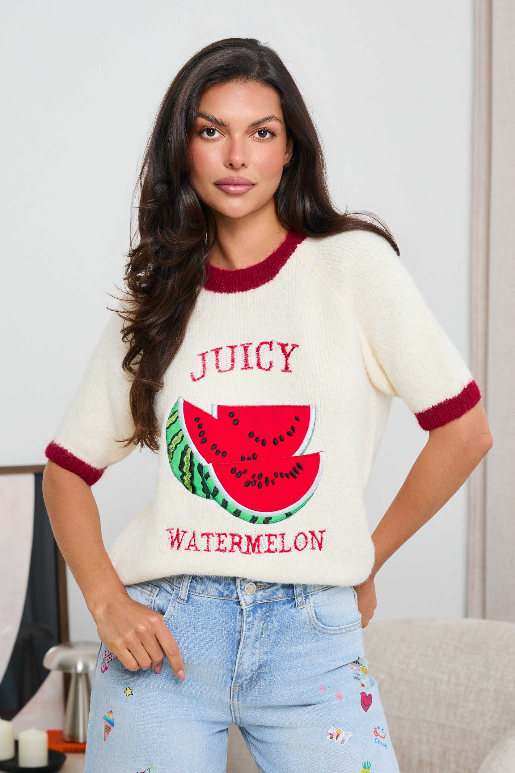 SWETER Z KRÓTKIM RĘKAWEM Z MOTYWEM ARBUZA