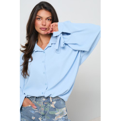 OVERSIZOWA KOSZULA Z BALONOWYMI RĘKAWAMI I WIĄZANIEM