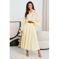 ROZKLOSZOWANA SPÓDNICA Z ZASZEWKAMI I PASKIEM