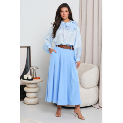 BLUZKA Z KORONKOWYMI WSTAWKAMI I WIĄZANIEM PRZY SZYJI