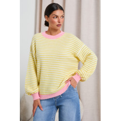 PASTELOWY SWETER O OVERSIZOWYM KROJU W PASKI