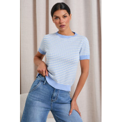 SWETER O STRUKTURALNYM SPLOCIE Z KRÓTKIM RĘKAWEM