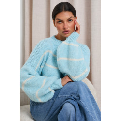 PASTELOWY SWETER W PASKI Z SZEROKIMI RĘKAWAMI