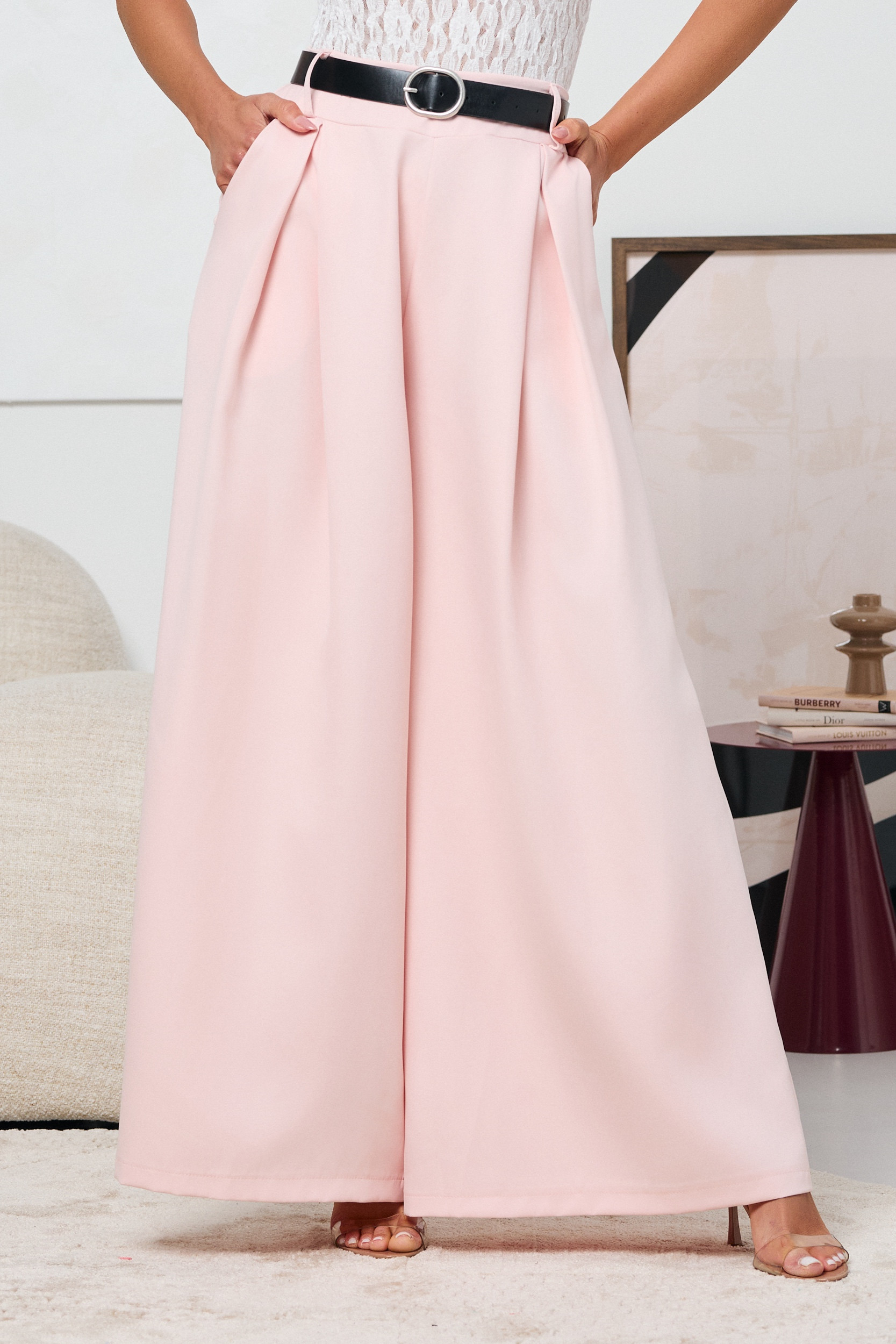 SPODNIE TYPU PALAZZO Z ZASZEWKAMI I PASKIEM