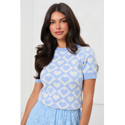 SWETER Z KRÓTKIM RĘKAWEM W ŻAKARDOWY WZÓR W SERCA