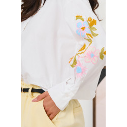 OVERSIZOWA KOSZULA Z HAFTOWANYMI KWIATAMI NA RĘKAWACH