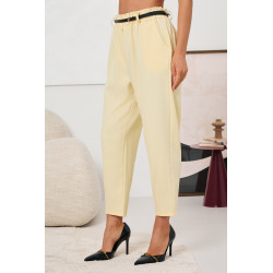 SPODNIE O KROJU CARROT Z PASKIEM