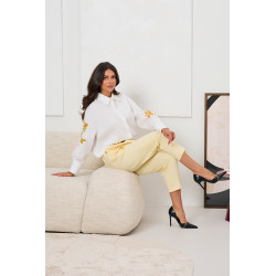 SPODNIE O KROJU CARROT Z PASKIEM