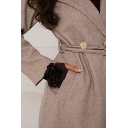 WIĄZANY PŁASZCZ ZE ZŁOTYMI GUZIKAMI