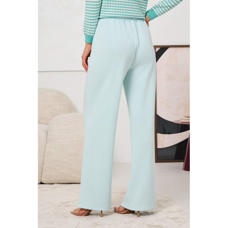 Spodnie z prostą nogawką i przeszyciami