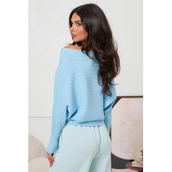 PRĄŻKOWANY SWETER OVERSIZE Z DEKOLTEM W ŁÓDKĘ