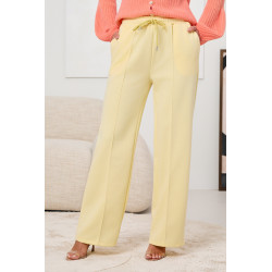 Spodnie z prostą nogawką i przeszyciami