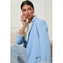 MARYNARKA O PROSTYM KROJU Z PODUSZKAMI NA RAMIONACH