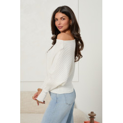 PRĄŻKOWANY SWETER OVERSIZE Z DEKOLTEM W ŁÓDKĘ