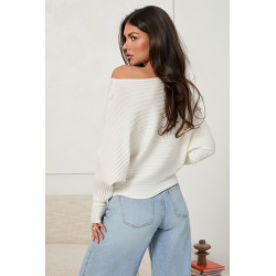 PRĄŻKOWANY SWETER OVERSIZE Z DEKOLTEM W ŁÓDKĘ