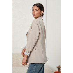 MARYNARKA O PROSTYM KROJU Z PODUSZKAMI NA RAMIONACH