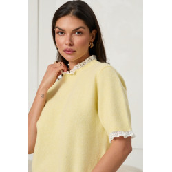 SWETER Z KRÓTKIM RĘKAWEM WYKOŃCZONY KORONKĄ