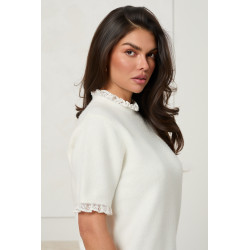 SWETER Z KRÓTKIM RĘKAWEM WYKOŃCZONY KORONKĄ