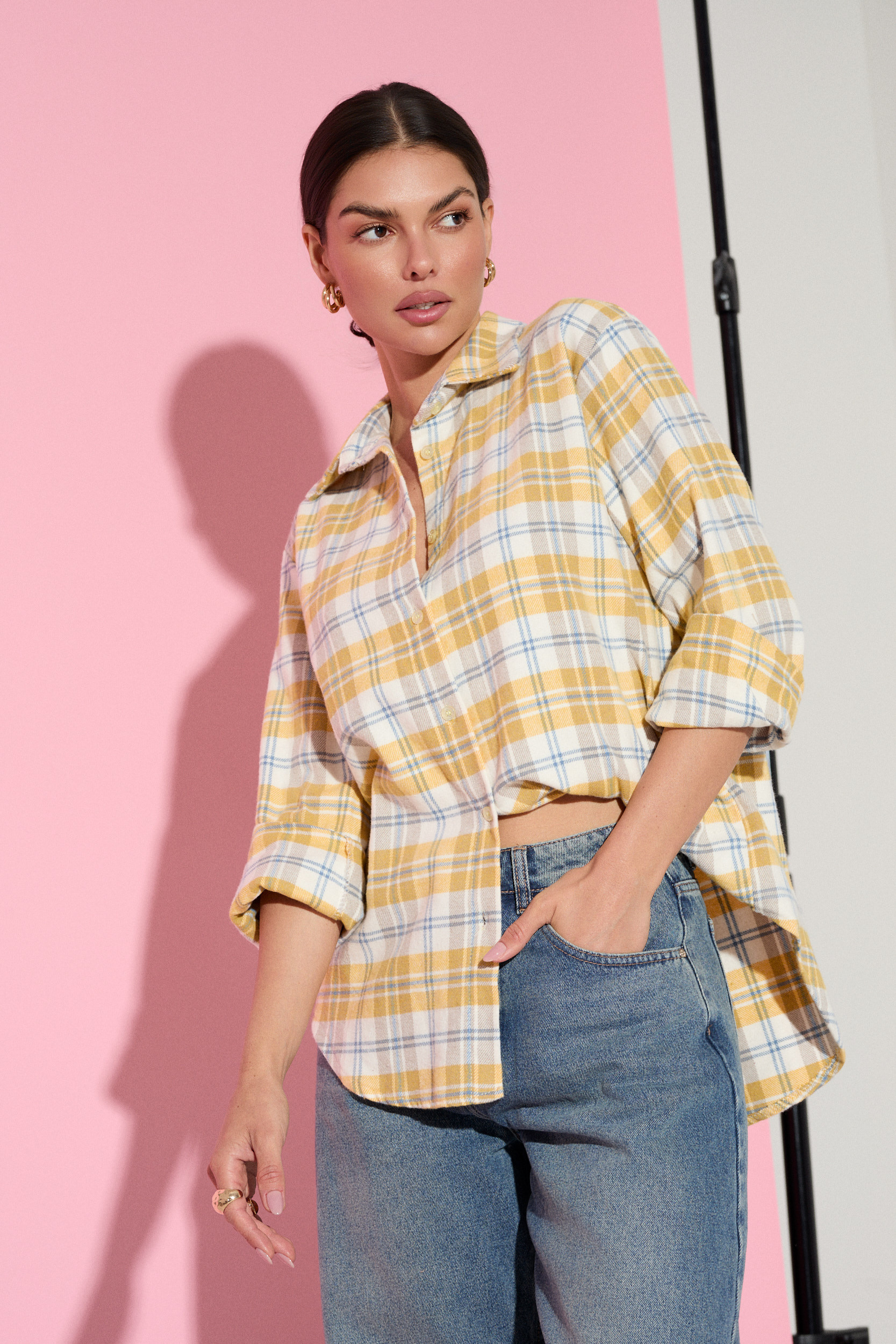 LUŹNA KOSZULA W PASTELOWĄ KRATĘ