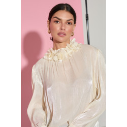 POŁYSKUJĄCA KOSZULA Z RÓŻAMI PRZY SZYI