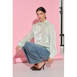 POŁYSKUJĄCA KOSZULA Z RÓŻAMI PRZY SZYI