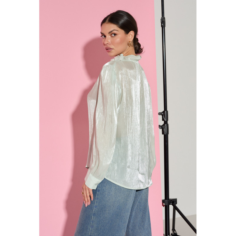 POŁYSKUJĄCA KOSZULA Z RÓŻAMI PRZY SZYI