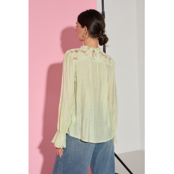 WISKOZOWA KOSZULA Z KWIATOWYMI APLIKACJAMI