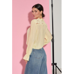 WISKOZOWA KOSZULA Z KWIATOWYMI APLIKACJAMI