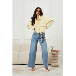 Jeansy wide leg z biżuteryjnymi detalami i apaszką