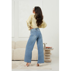 Jeansy wide leg z biżuteryjnymi detalami i apaszką
