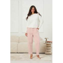 Dzianinowy sweter z haftowanymi sercami