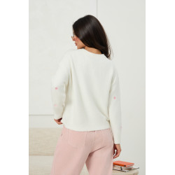 Dzianinowy sweter z haftowanymi sercami