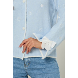 Kardigan z haftowanymi sercami i kokardami