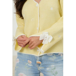 Kardigan z haftowanymi sercami i kokardami