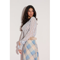 Bluzka z koronkowym wzorem i ozdobnymi kwiatami przy rękawach