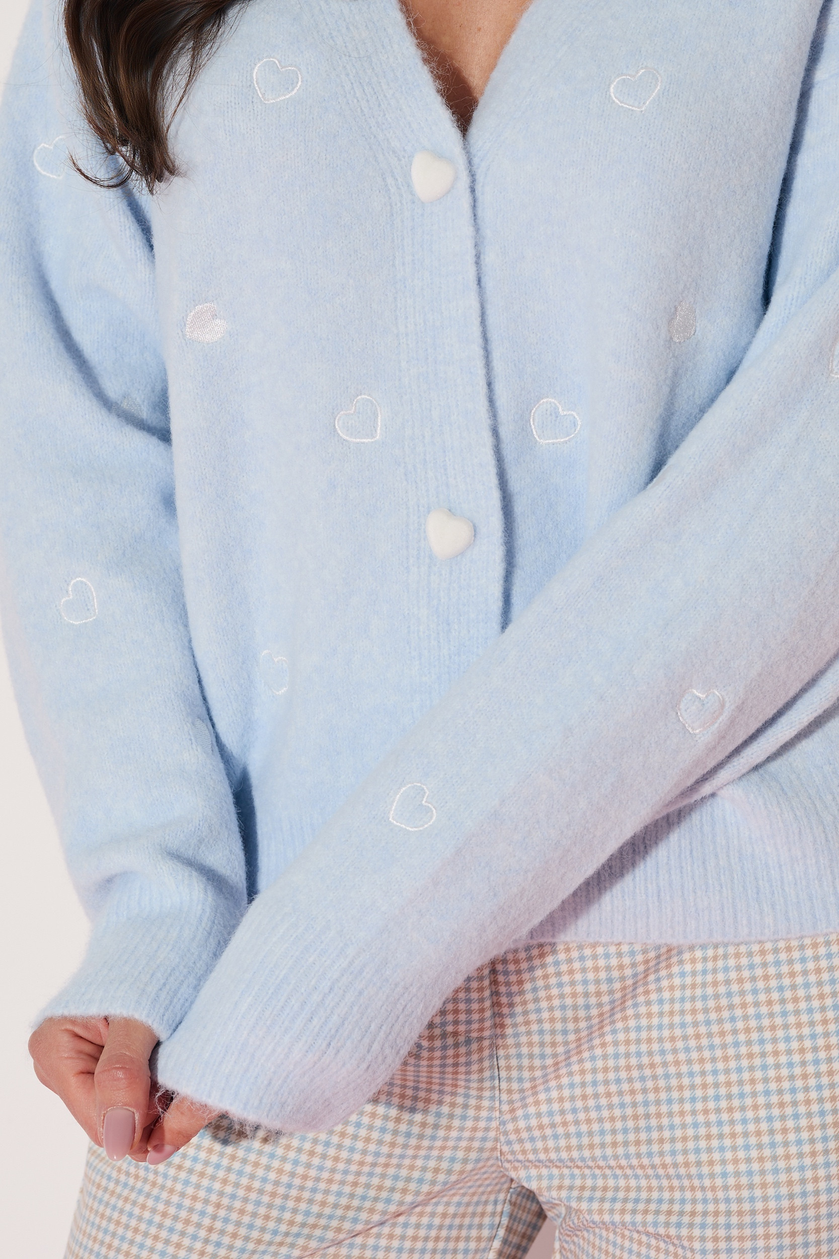 Kardigan z haftowanymi sercami | Sprzedaż hurtowa online