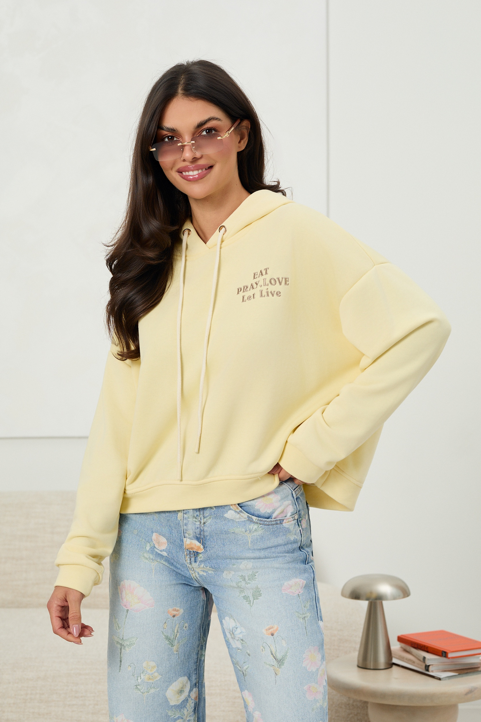 Bawełniana bluza oversize z napisami | Hurtownia online - cotygodniowe dostawy