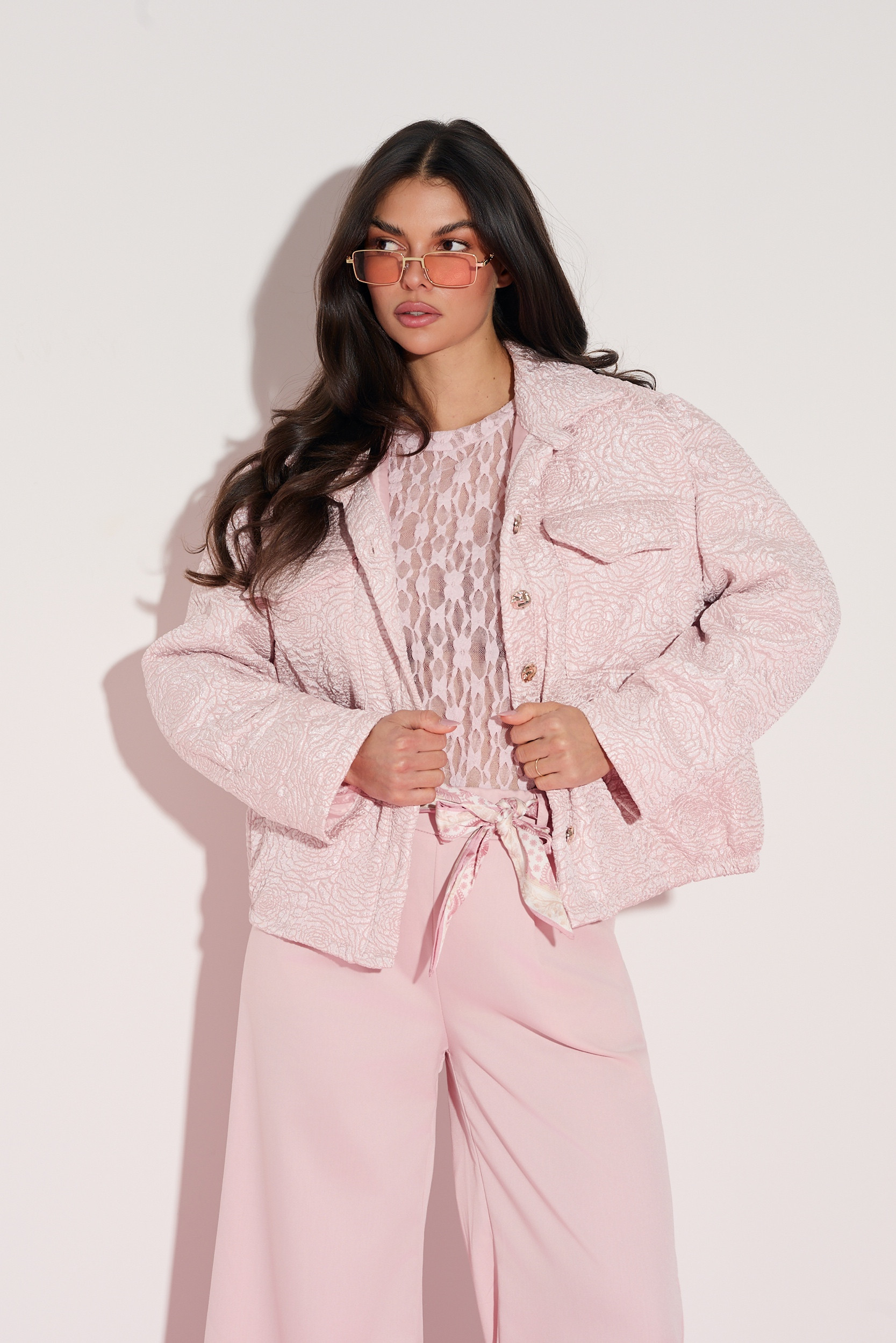 Kurtka oversize z kwiatowym motywem | Hurtownia odzieży damskiej italiamoda.pl