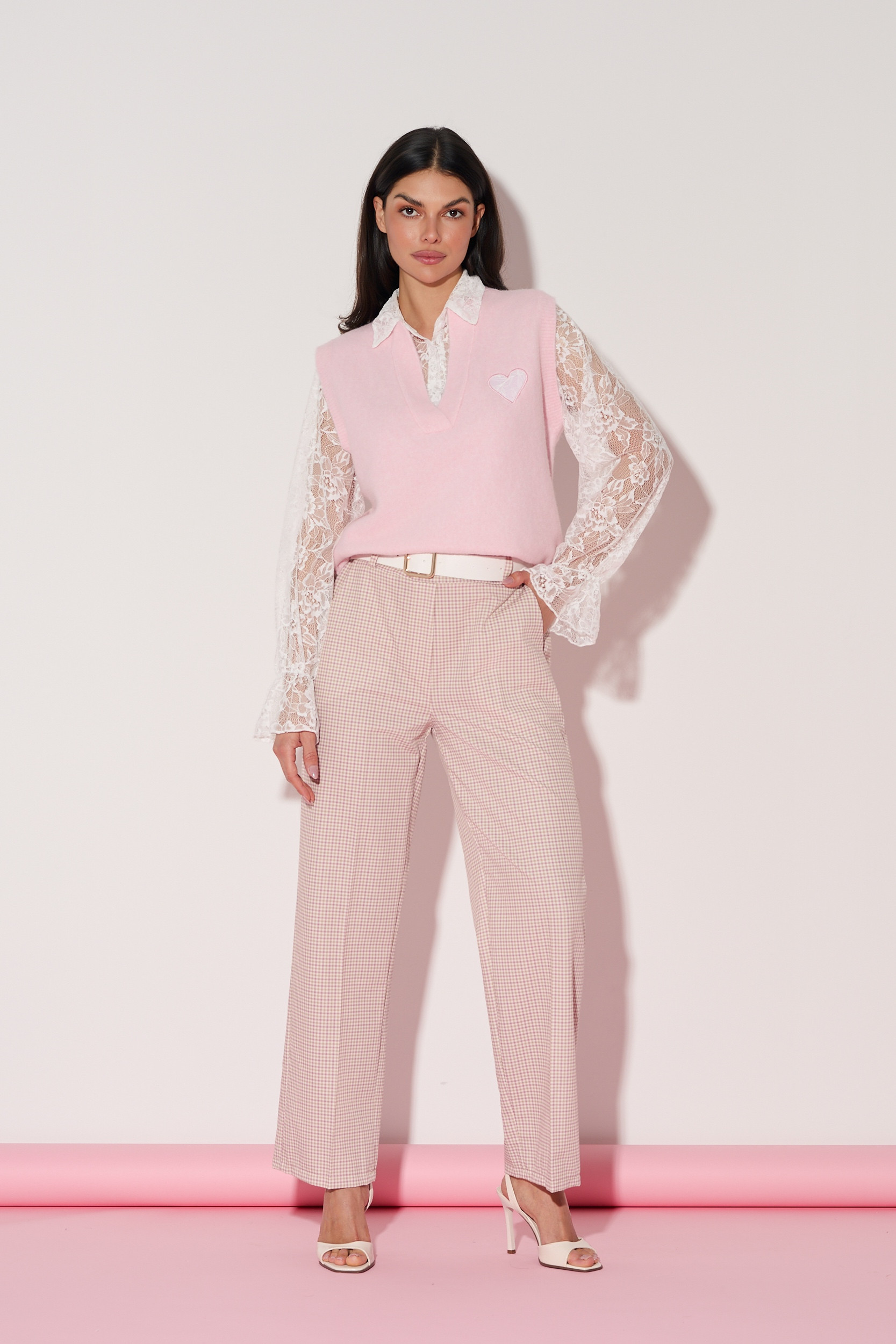 Spodnie w drobną kratkę z prostą nogawką | Hurtownia odzieży damskiej online