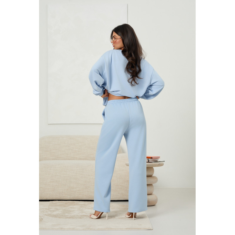 Spodnie z prostą nogawką i przeszyciami