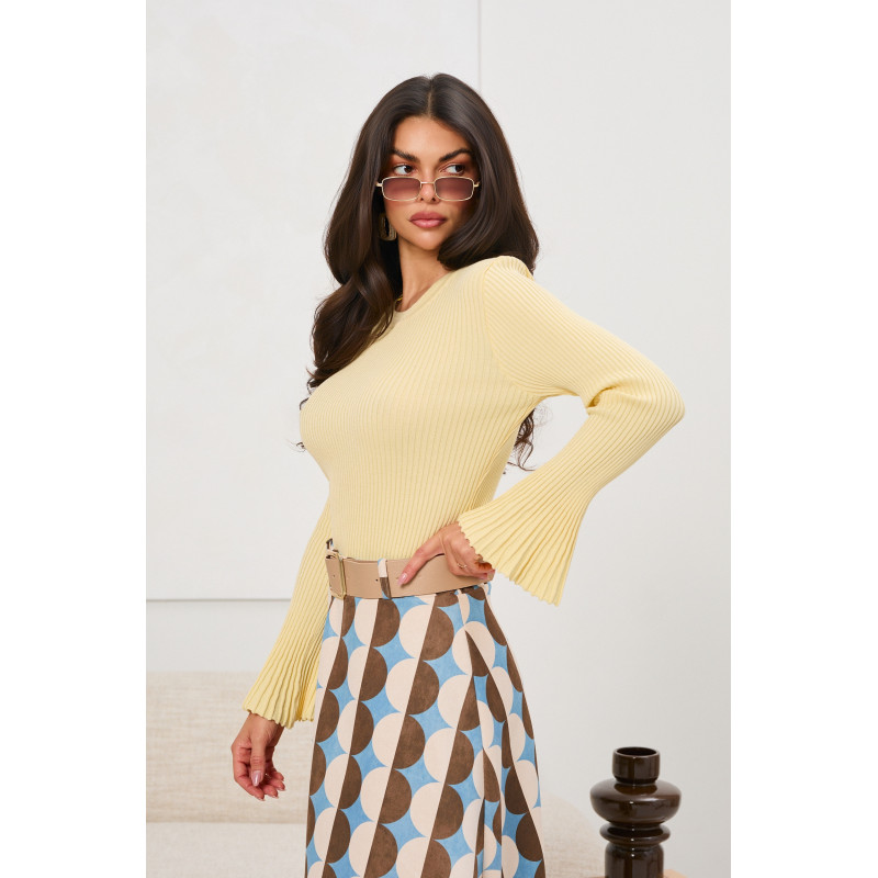 Prążkowany sweter z rozszerzanymi rękawami | Hurtownia odzieży damskiej