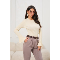 Prążkowany sweter z rozszerzanymi rękawami | Hurtownia odzieży damskiej