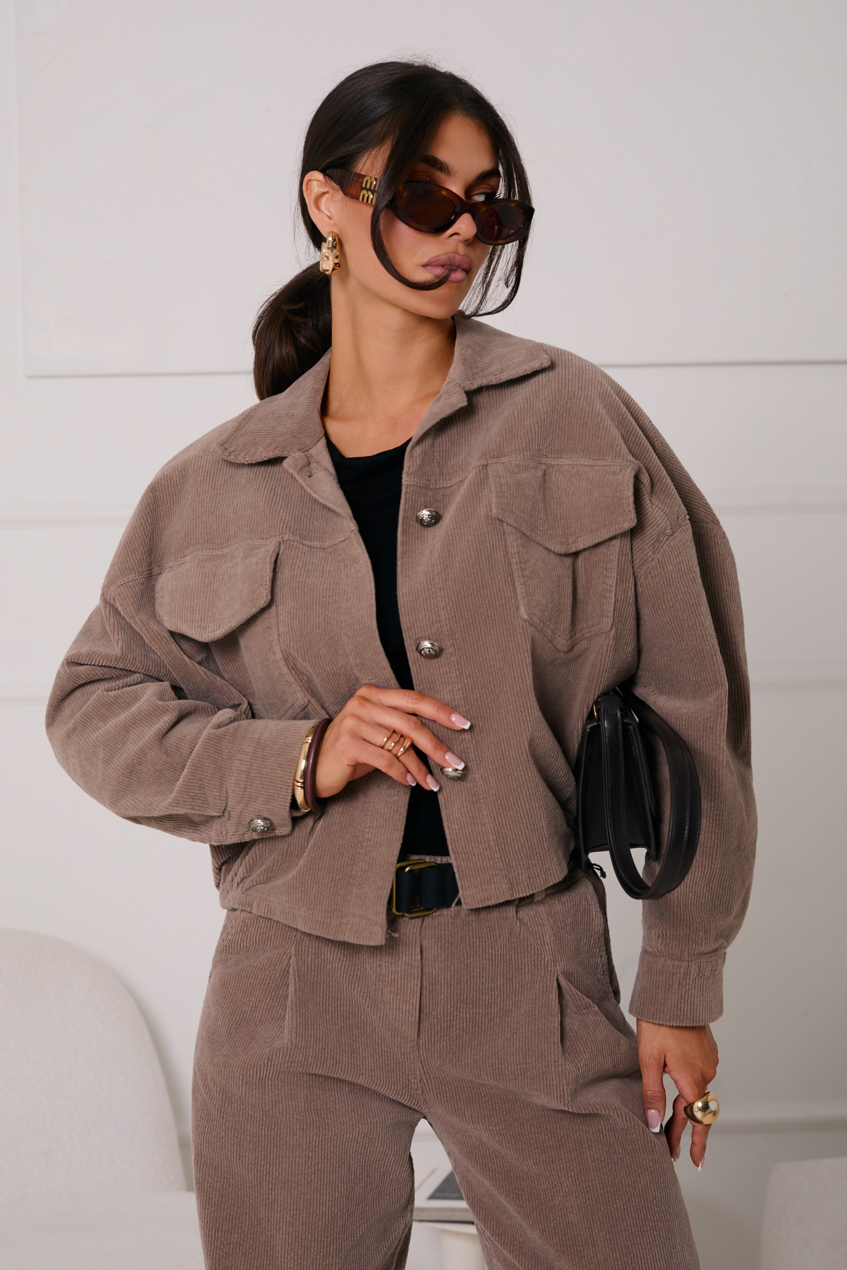 SZTRUKSOWA KURTKA OVERSIZE Z KIESZENIAMI