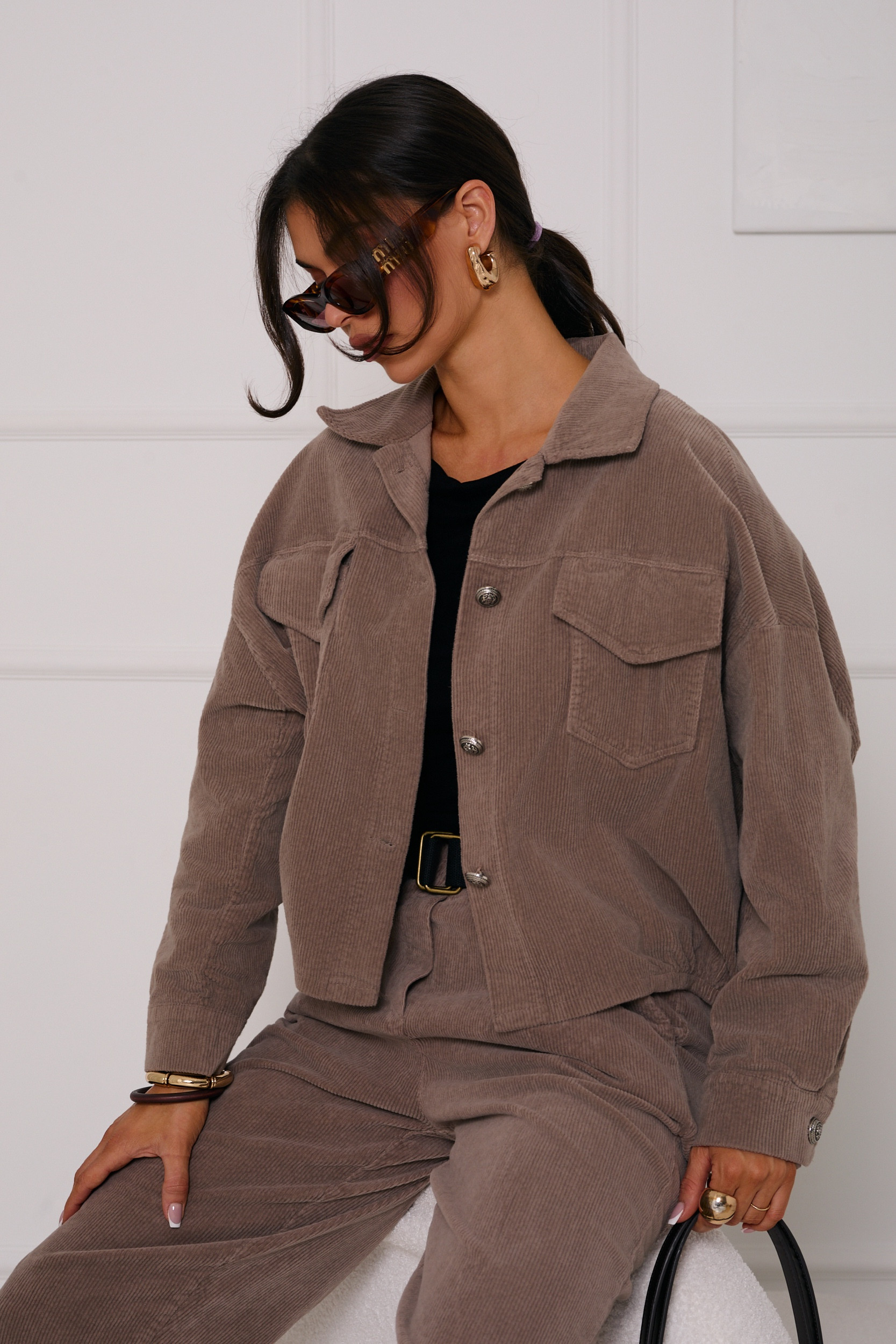 SZTRUKSOWA KURTKA OVERSIZE Z KIESZENIAMI