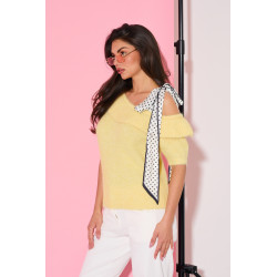 Sweter z odkrytym ramieniem i apaszką w grochy | Hurtownia odzieży damskiej do butiku