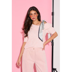 Sweter z odkrytym ramieniem i apaszką w grochy | Hurtownia odzieży damskiej do butiku