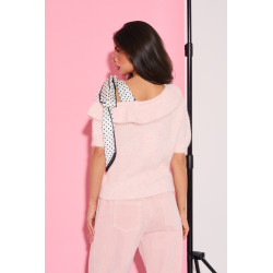 Sweter z odkrytym ramieniem i apaszką w grochy | Hurtownia odzieży damskiej do butiku