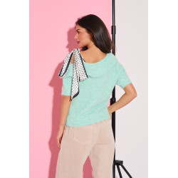 Sweter z odkrytym ramieniem i apaszką w grochy | Hurtownia odzieży damskiej do butiku